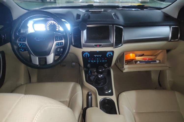 Used Ford Everest 2016 2.2T Diesel Manual 4x4 Luxury Edition
