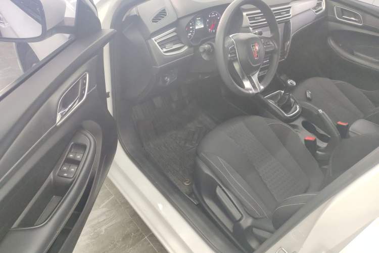 Used Roewe i5 2020 1.5L Manual 4G Connect Luxury Edition