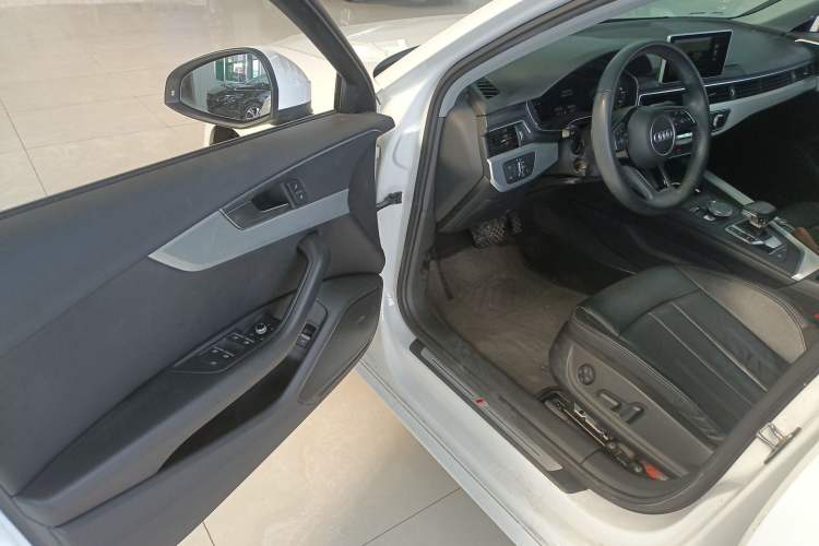 Used Audi A4L 2019 40 TFSI Fashion Version China V
