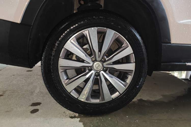 Used CHANGAN CS95 2017 2.0T Four-Wheel Drive SmartDrive Edition Right Rear Wheel Hub