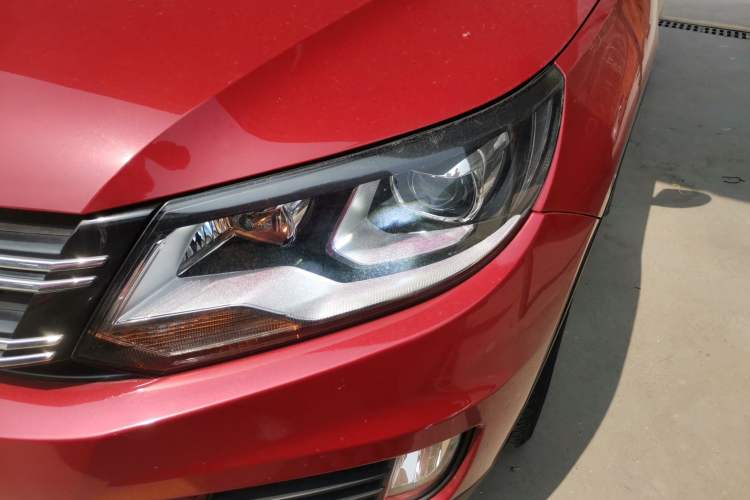 Used Volkswagen Tiguan 2013 1.8 TSI Automatic Two-Wheel Drive Comfort Edition Left Front Headlight