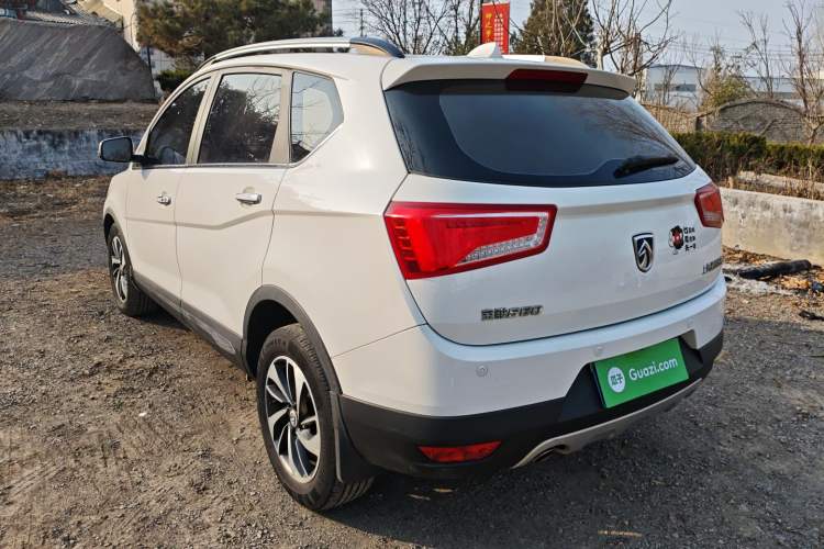 Used Baojun 560 2015 1.8L manual luxury version