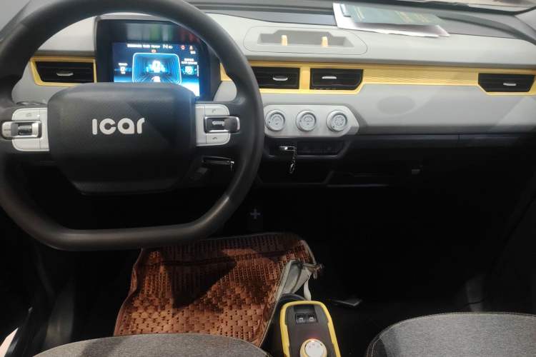 Used Chery QQ Ice Cream 2022 170km Sundae Phosphate Lithium-Ion Gear Lever