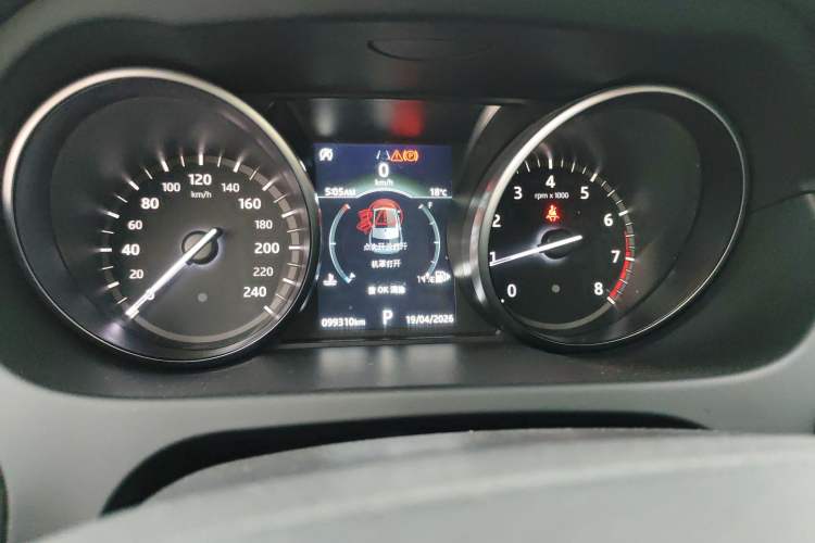 Used Land Rover Discovery Sport 2019 240 PS PURE Edition China VI Standard