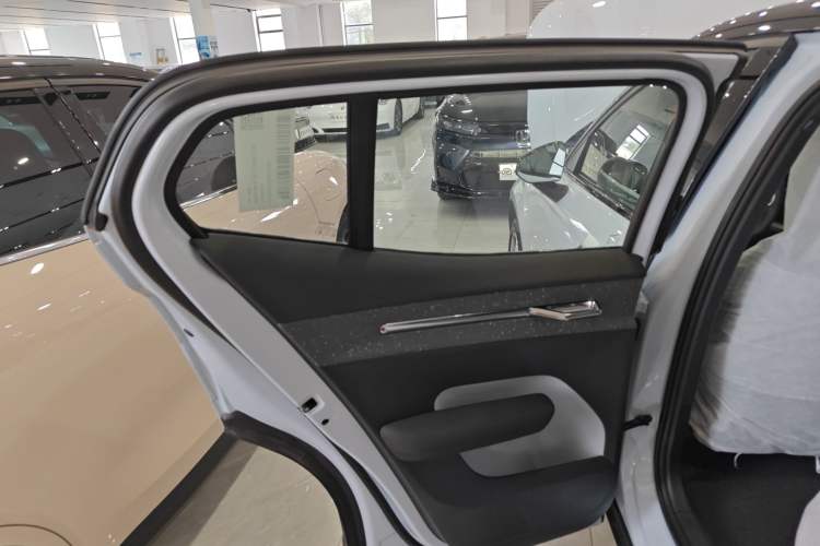 Used Volvo EX30 2025 Rear-Drive Long-Range Version Ultra
