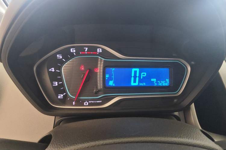 Used Chevrolet Aveo Sonic 2014 Sedan 1.4SL AT Stylish Sunroof Edition Instrument Cluster
