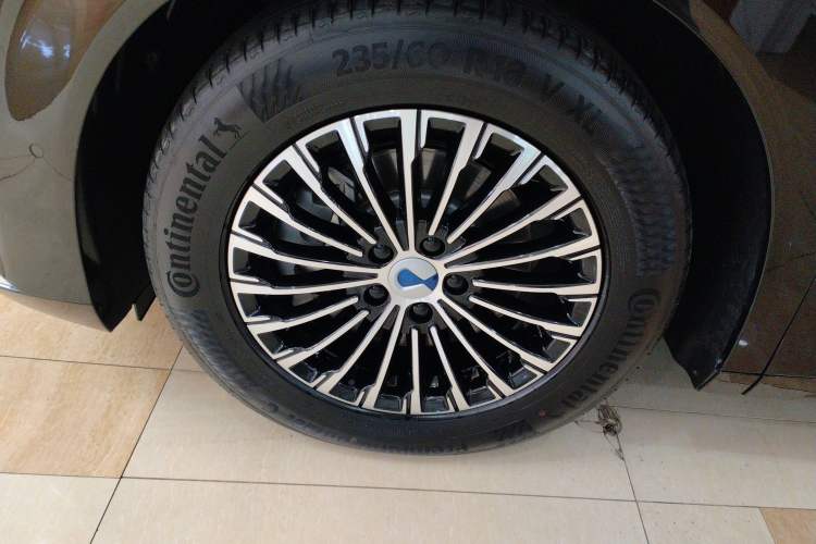 Used Denza D9 2022 DM-i 970 Four-Wheel Drive Flagship Model