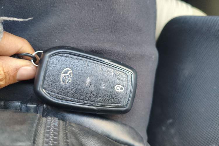 Used Toyota Highlander 2018 2.0T Two-Wheel Drive Elite Edition 5 Seats Emission Standard China V
