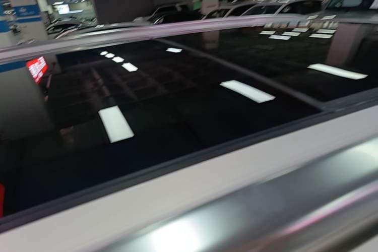 Used Hongqi HS5 2022 Facelifted Version 2.0T Smart Connect Flagship All-Wheel-Drive Edition