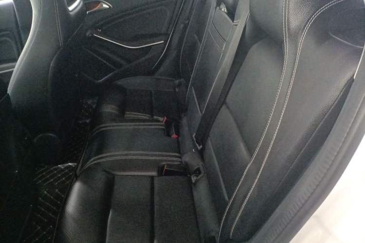 Used Mercedes-Benz GLA 2015 GLA 220 4MATIC Luxury Model
