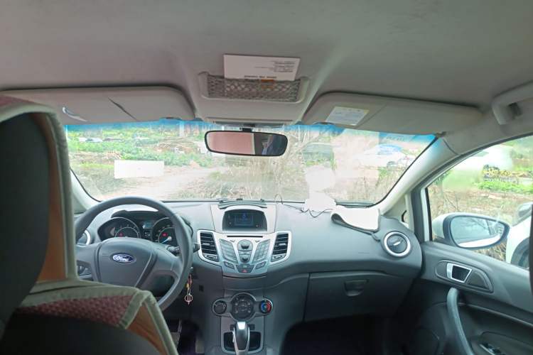 Used Ford Fiesta 2013 Hatchback 1.5L Automatic Fashion Edition
