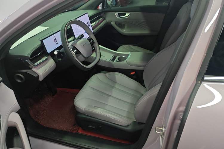 Used Roewe M7 DMH 2025 Model 160km Enjoyment Version
