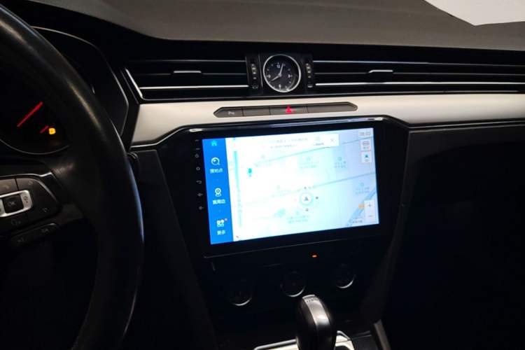 Used Volkswagen Magotan 2017 330TSI DSG Leading Model Audio And AC Panel