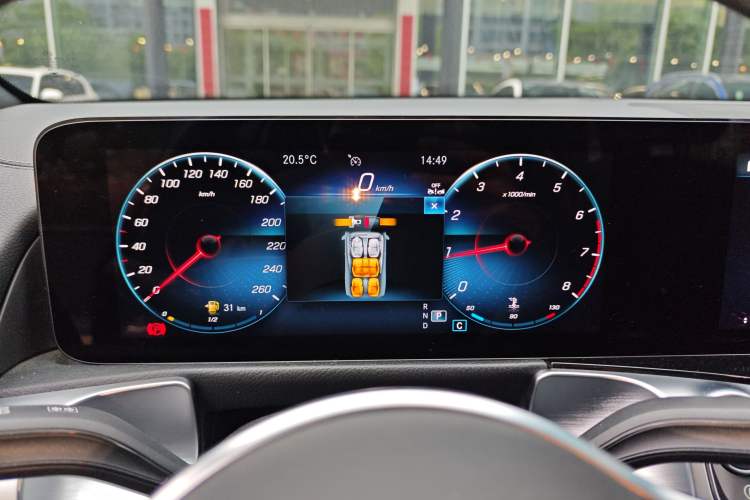 Used Mercedes-Benz GLB 2023 Refreshed GLB 200 Dynamic Edition Instrument Cluster