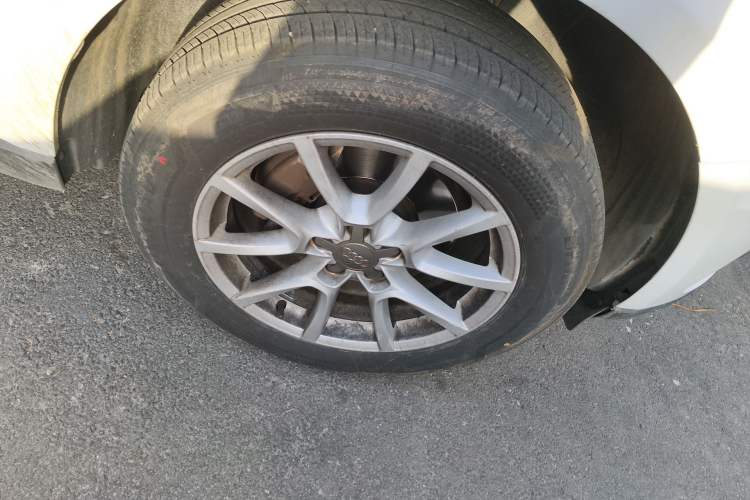 Used Audi Q5 2015 40 TFSI Technology Edition Right Front Wheel Hub