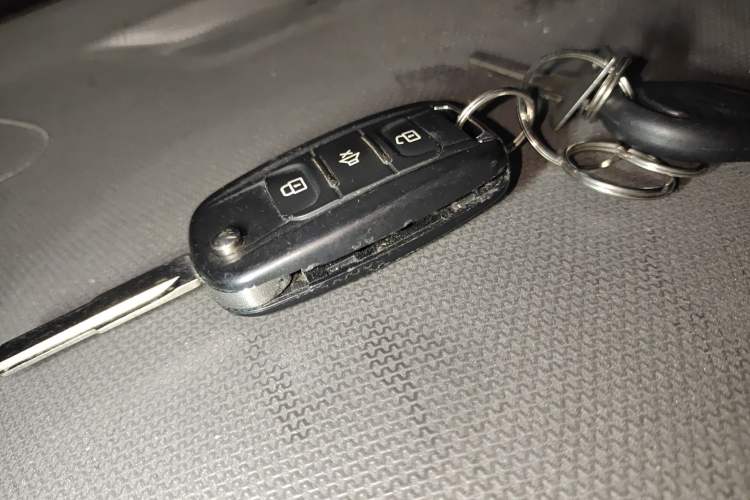Used Wuling Hongguang 2021 1.5L Revised S Base Version Hydraulic Power Steering LAR Vehicle Key