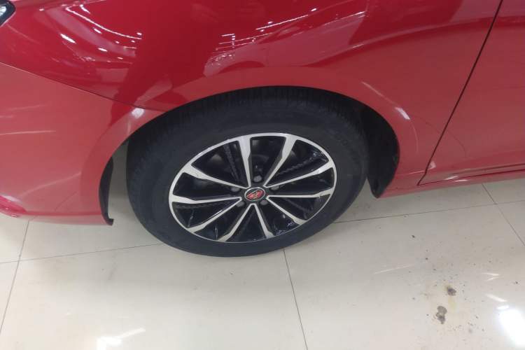 Used Roewe i5 2020 1.5L Automatic 4G Connect Luxury Flagship Edition