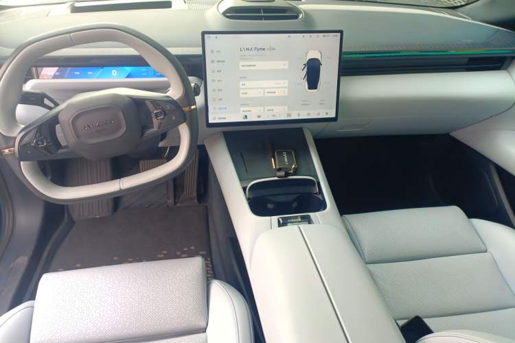 Used Lynk & Co Z10 2025 95 kWh 702 km All-Wheel Drive Intelligent Driving Ultra Center Console