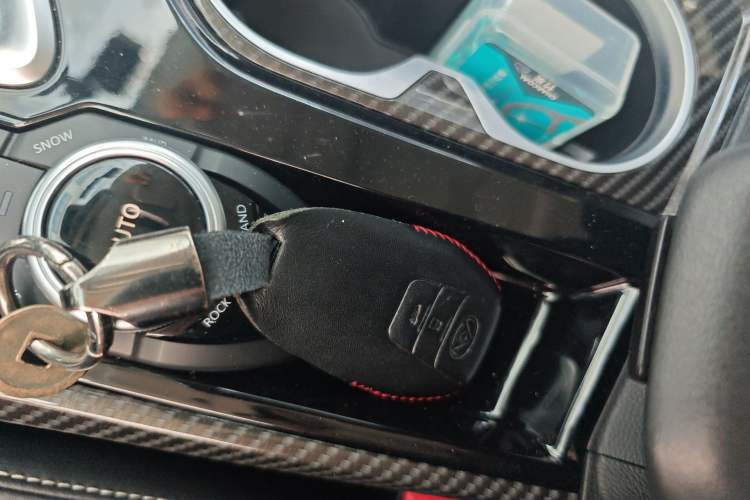 Used SAIC MAXUS D90 Pro 2021 2.0T Gasoline 4x4 Luxury Edition 7-Seater
