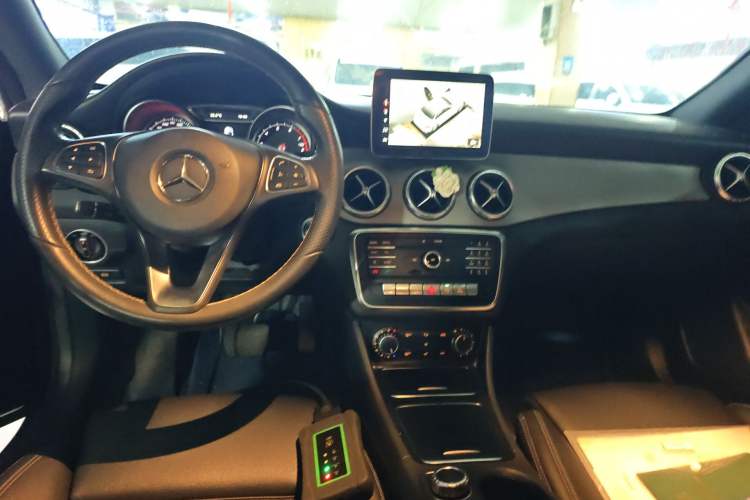 Used Mercedes-Benz CLA 2017 Facelifted CLA 200 Stylish Edition Center Console