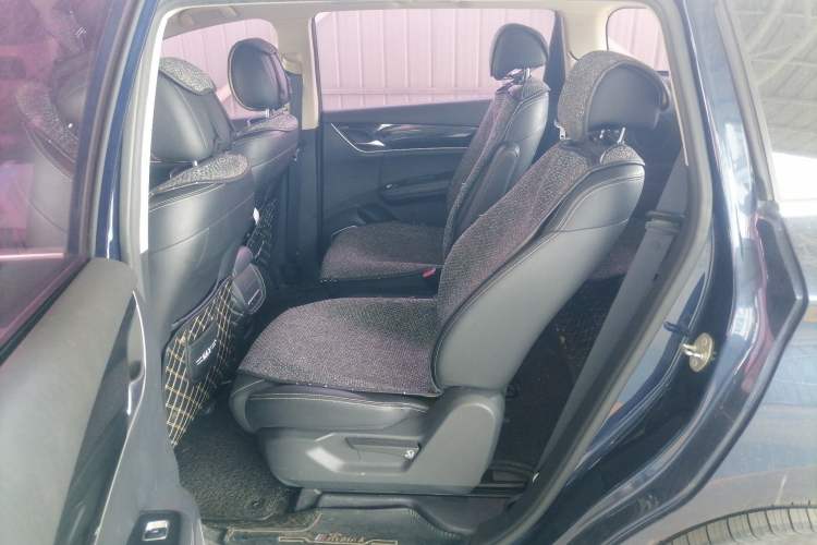 Used BYD Song MAX 2018 1.5T Automatic Smart Connect Elite Model with 6 Seats
