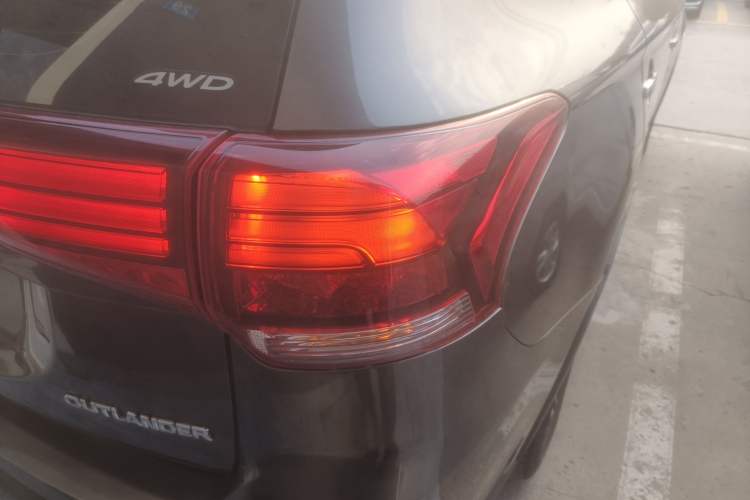 Used Mitsubishi Outlander 2020 2.4L 4x4 Zhi Xiang Edition 5 Seats
