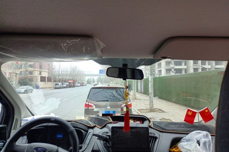 Used Ford Transit 2019 2.0T Diesel Multi-Purpose Commercial Vehicle Mid-Drive Mid-Roof 6-Seater China VI Standard