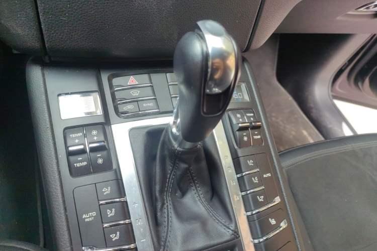 Used Porsche Macan 2017 Macan 2.0T Gear Lever