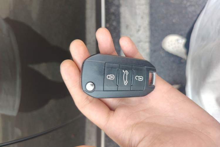 Used Peugeot 3008 2013 2.0L Automatic Trend Edition
