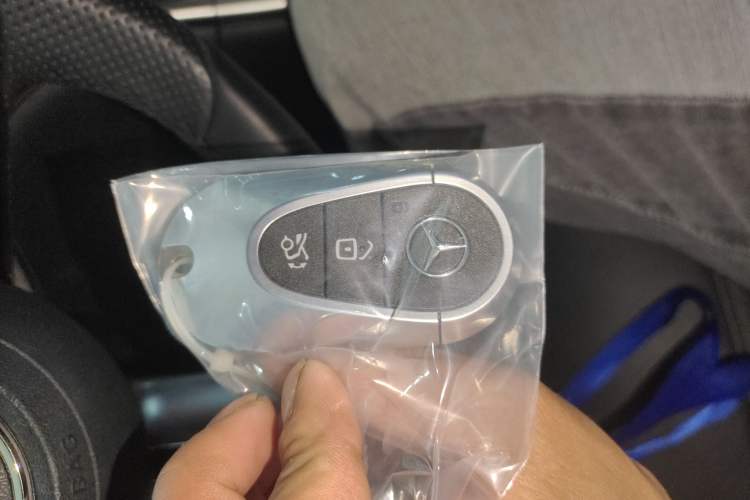 Used Mercedes-Benz C-Class 2022 Restyled C 260 L Sport Edition Vehicle Key