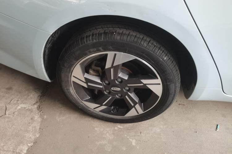 Used Geely Auto Emgrand L HiP 2022 1.5TD-DHT Pro 100KM Super Rui Right Rear Wheel Hub