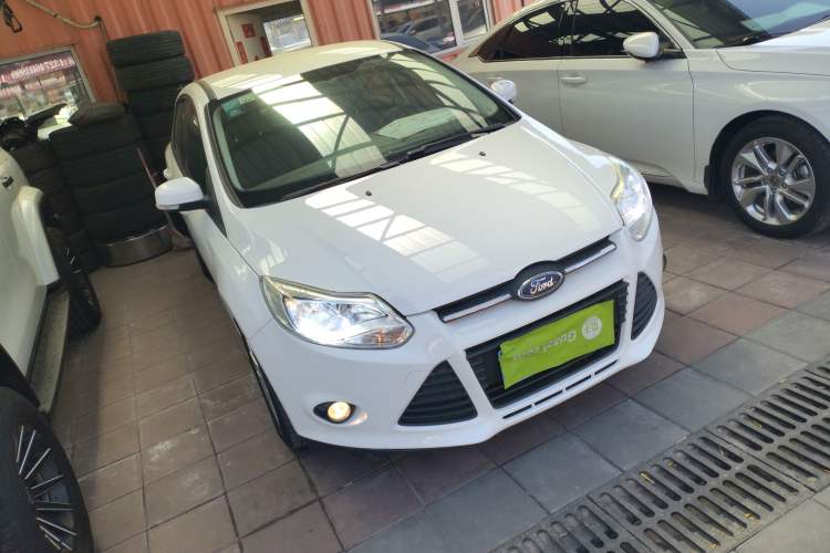 Used Ford Focus 2012 Hatchback 1.6L Automatic Comfort Model Front Right 45 Deg