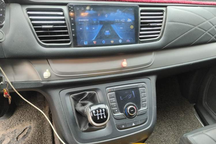 Used SAIC MAXUS G10 2023 2.0T Manual Multi-Function Version Diesel 7 Seats