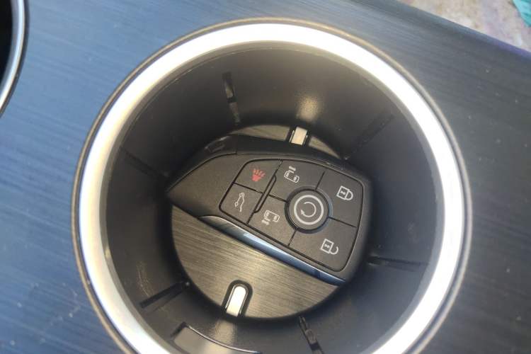 Used Buick GL8 New Energy 2024 Lu Zun Deluxe Edition 7-Seater Vehicle Key