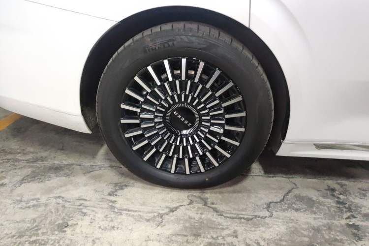 Used Zeekr 009 2024 Six-Seat Executive Version 4WD 108 kWh