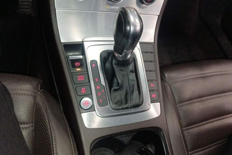 Used Volkswagen FAW-Volkswagen CC 2018 1.8TSI Luxury Model Gear Lever