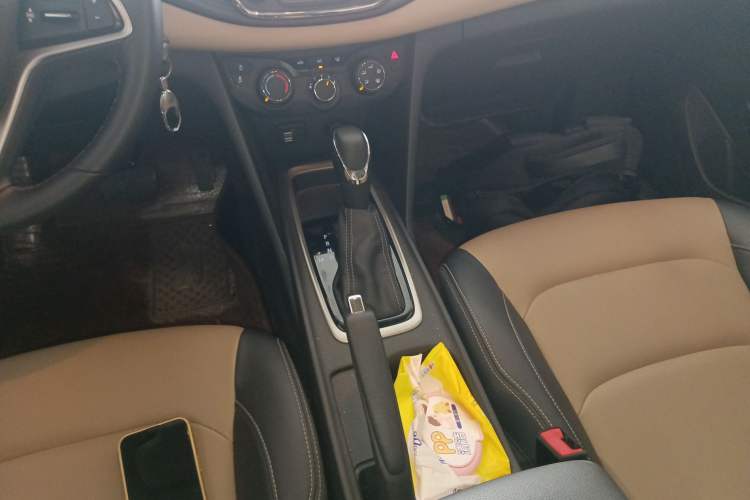 Used Chevrolet Monza 2020 320 Automatic Enjoyment Edition Gear Lever