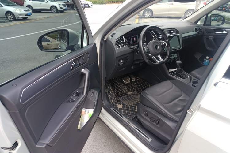 Used Volkswagen Tiguan L 2021 330TSI Automatic Two-Wheel Drive R-Line Enhanced Edition Driver Seat