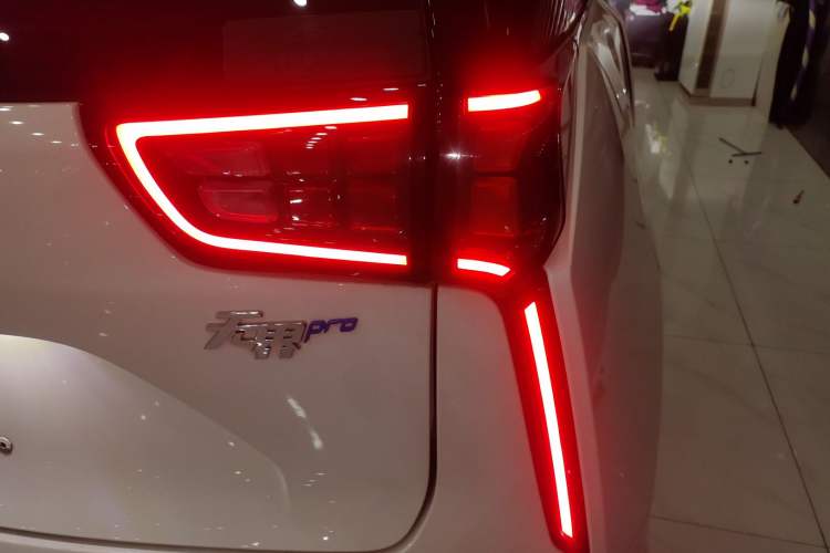 Used Chery New Energy Boundless Pro 2022 301km "Divine Beast" Version with Lithium Iron Phosphate
