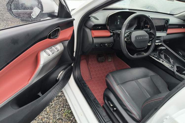 Used Baojun RC-5 2020 RC-5W 1.5T CVT Smart Shine Prestige Model