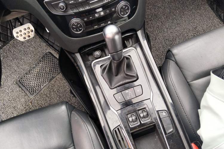 Used Peugeot 508 2015 1.6THP Automatic Prestige Edition Gear Lever