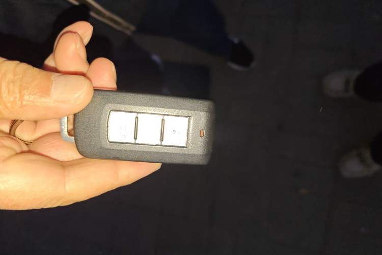 Used Mitsubishi Outlander 2019 2.4L 4x4 Zhi Xiang Edition 5 Seats China VI Standard
