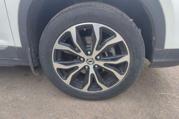 Used FORTHING Joyear X5 2017 Jingxiang Series 1.5T Manual Luxury Model Right Front Wheel Hub