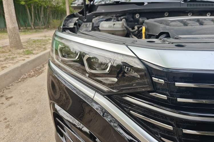 Used Volkswagen Passat 2023 Revised 380TSI Luxury Edition Right Front Headlight