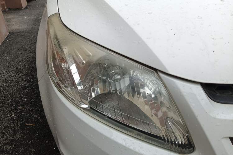 Used Chevrolet Sail 2010 Sedan 1.2L Manual Fashion Edition Right Front Headlight