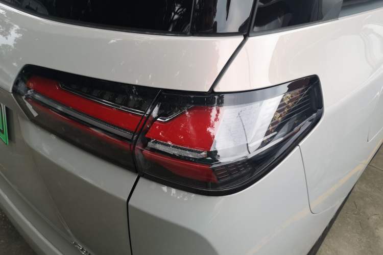 Used Wuling Starlight 730 2025 Model Plug-in Hybrid 125km Luxury Edition