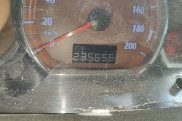 Used FORTHING Lingzhi 2011 Q3 2.0L Short-Wheelbase Standard Edition Odometer Close Up