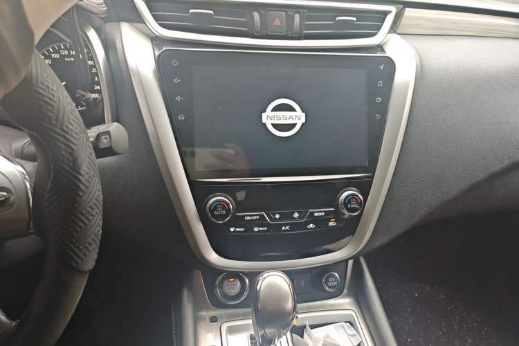 Used Nissan Murano 2019 2.5L XL Two-Wheel Drive Smart Connect Luxury Edition China VI Standard