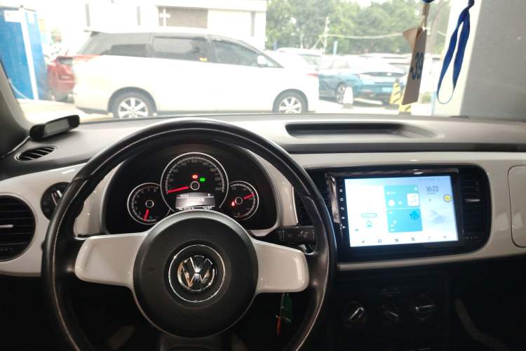 Used Volkswagen Beetle 2014 1.4TSI Fashion Edition Center Console