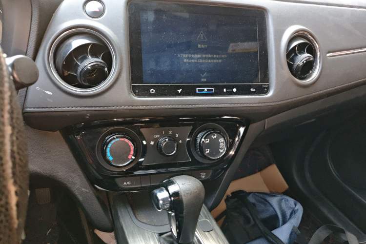 Used Honda XR-V 2017 1.5L LXi CVT Classic Edition Audio And AC Panel